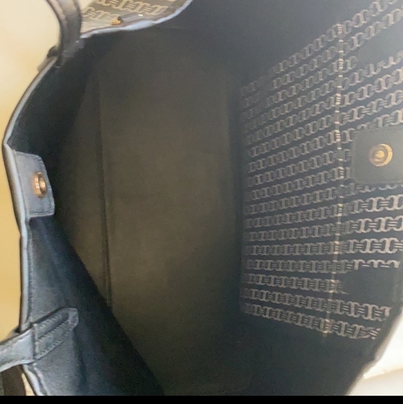 Tory Burch Gemini Link Tote in Black - Picture 3 of 4